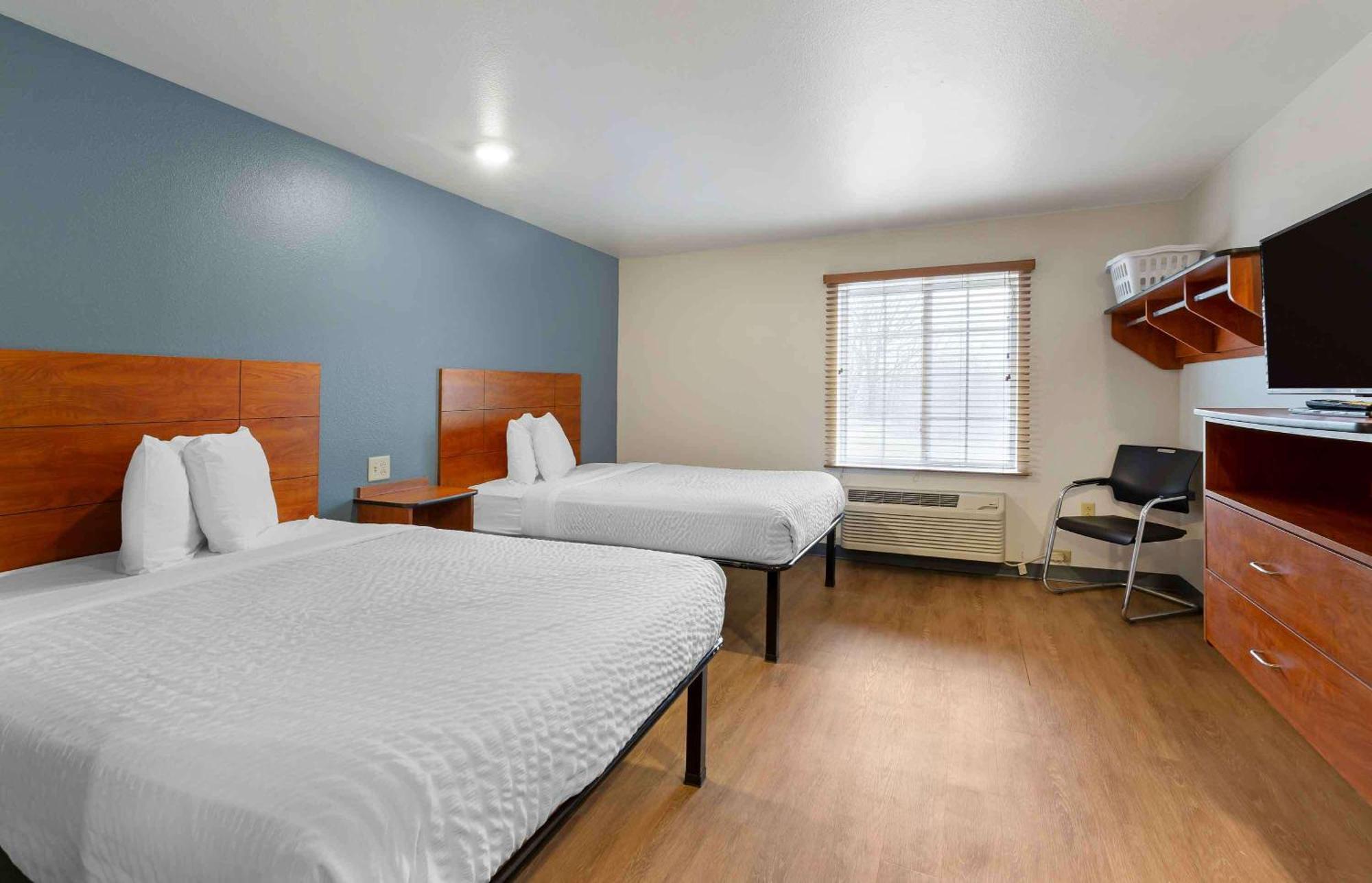Extended Stay America Select Suites - Cleveland - Airport Exterior foto